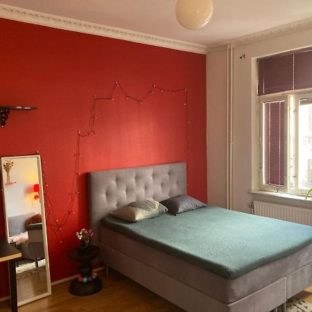 Rum Med Eget Badrum Och Stort, Delat Koek,Centralt I Malmoe A Room In An Apartment, Own Bathroom And Kitchen Shared With A Family Exterior foto