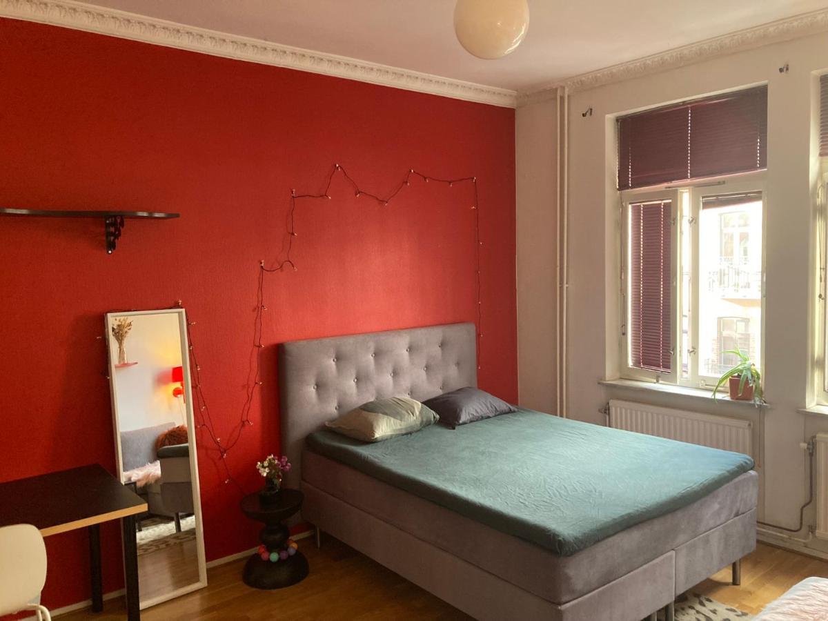 Rum Med Eget Badrum Och Stort, Delat Koek,Centralt I Malmoe A Room In An Apartment, Own Bathroom And Kitchen Shared With A Family Exterior foto