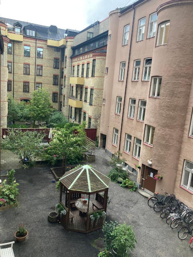 Rum Med Eget Badrum Och Stort, Delat Koek,Centralt I Malmoe A Room In An Apartment, Own Bathroom And Kitchen Shared With A Family Exterior foto