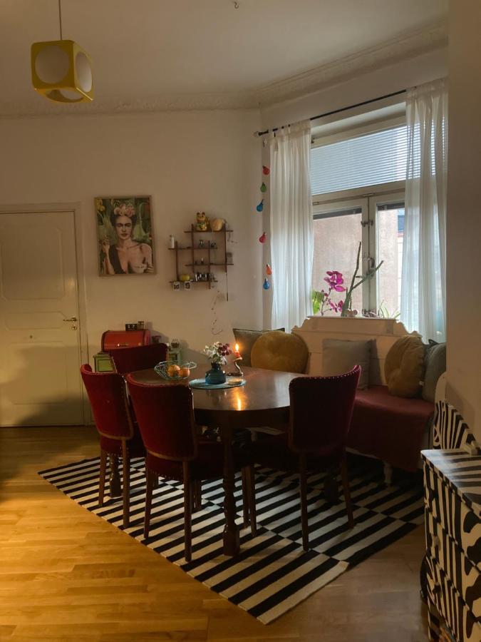 Rum Med Eget Badrum Och Stort, Delat Koek,Centralt I Malmoe A Room In An Apartment, Own Bathroom And Kitchen Shared With A Family Exterior foto