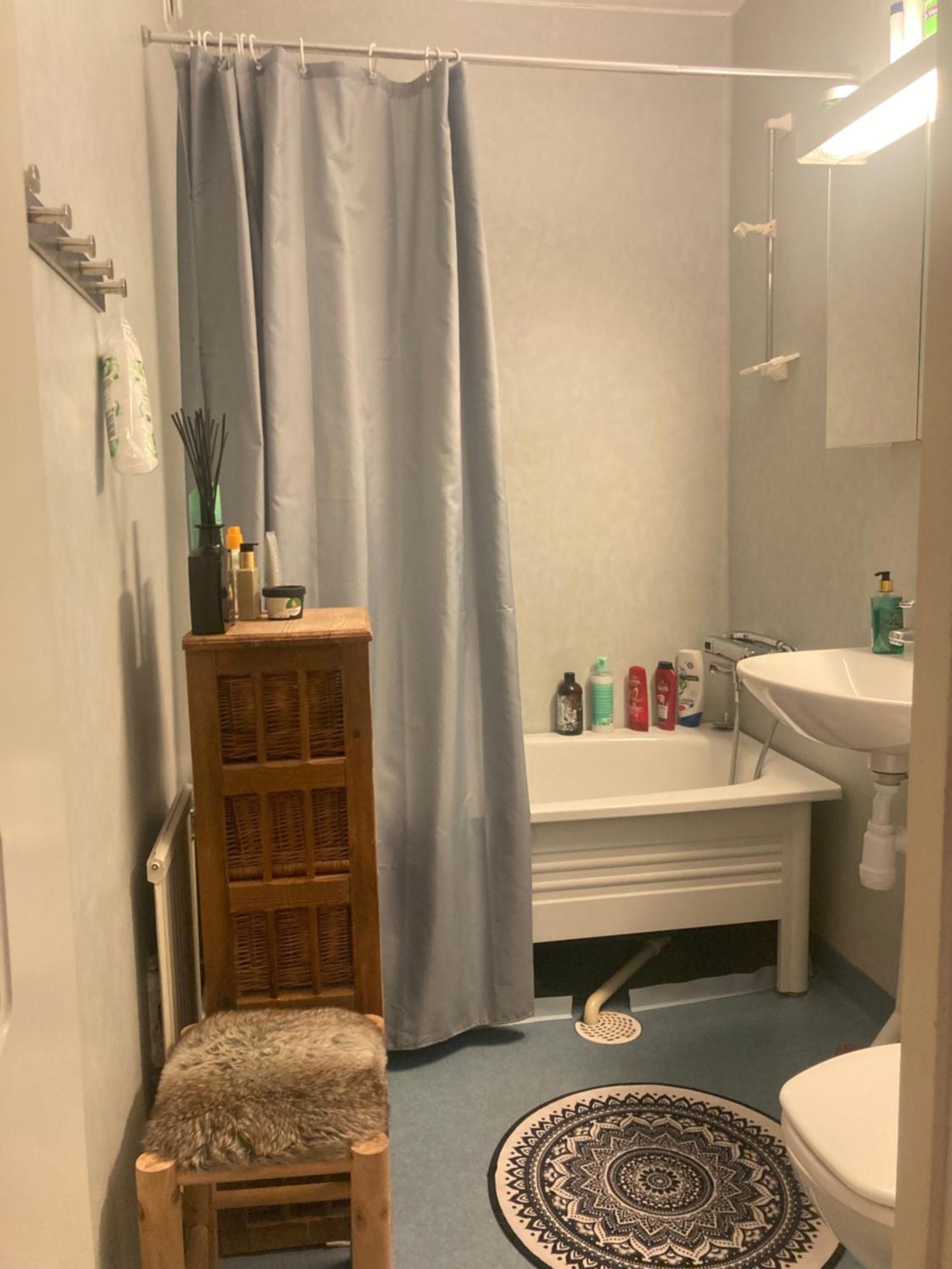 Rum Med Eget Badrum Och Stort, Delat Koek,Centralt I Malmoe A Room In An Apartment, Own Bathroom And Kitchen Shared With A Family Exterior foto